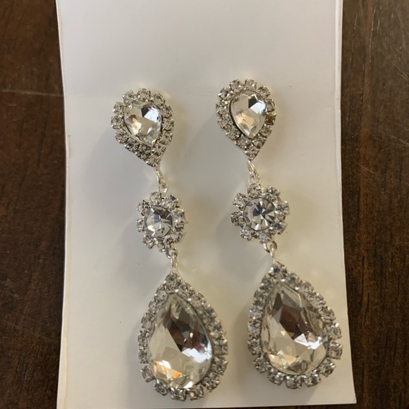 Earring & Bracelet Set - Picture 2 of 4